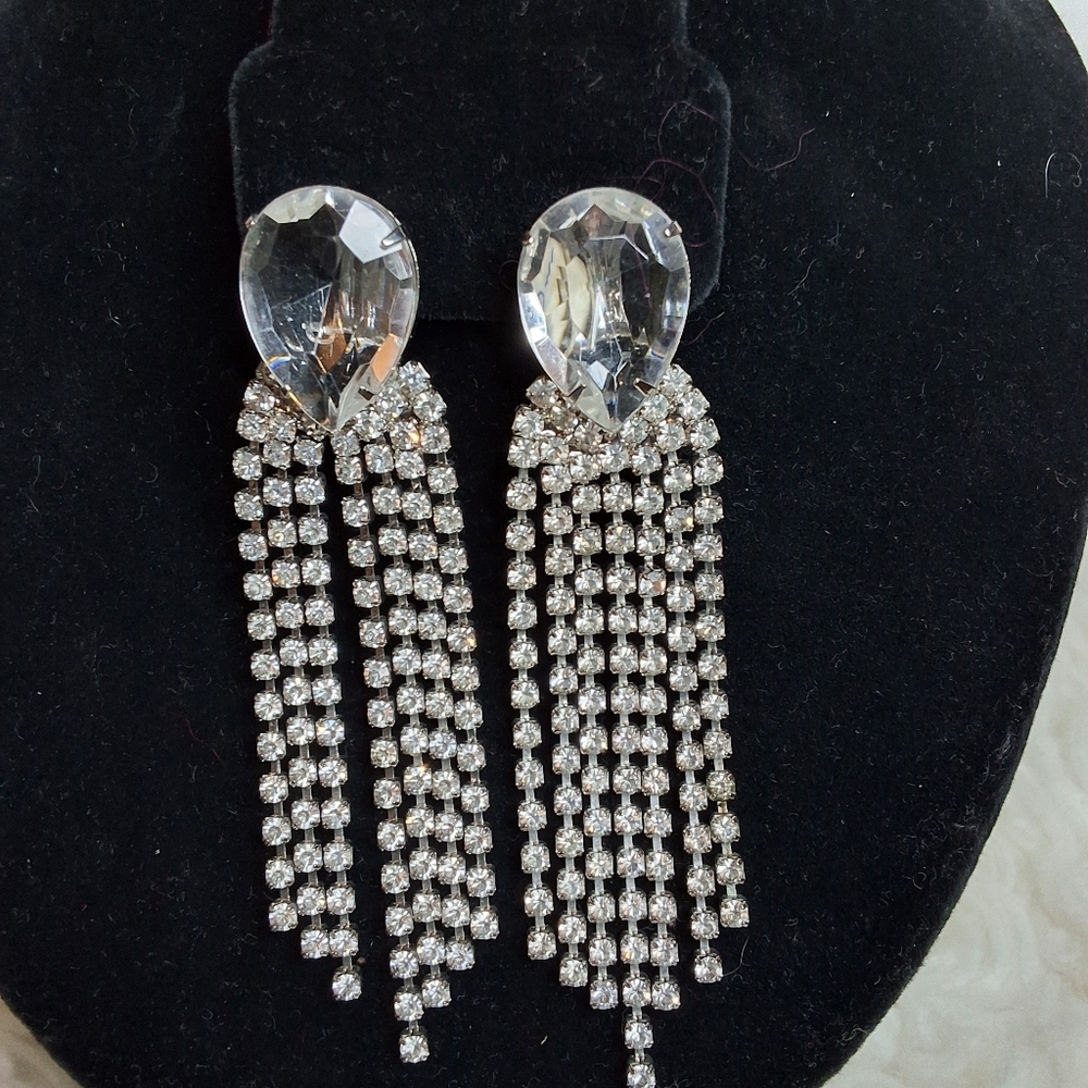 Vintage Glam Clear Crystal Rhinestone Chandelier Fringe Drop Clip Earrings - Picture 5 of 7